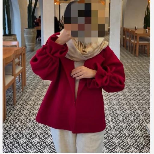 4Dz3SSevF4Ma0FvabxL6z3CkFrTLHkdJrPxDUFgyGZmbYElDLa.jpg_512X512X70.jpg پالتو زنانه کوتاه عروسکی آستین گره پاپیون رنگ بندی - تصویر 1