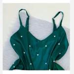 تاپ شلوارک ساتن طرح قلبی سبز زمردی - تصویر 3
