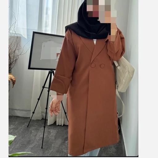 Sz2fgTxKbifYsROCJKmo7ZFL5lDhRL6iYaZnnq7p8fcFBkzdm0.jpg_512X512X70.jpg مانتو دانشجویی اداری زنانه دخترانه سوپر مازراتی مزونی در رنگ بندی از 34 تا 60 - تصویر 1