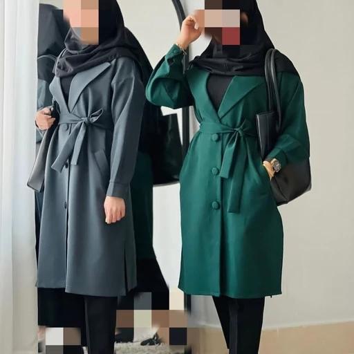 pLxtjjDQuknWLqHd8RtA9L6bMleWDv8Q3kdd9tYRdbxqvTHjOY.jpg_512X512X70.jpg مانتو زنانه بلند جلو دکمه اداری دانشجویی سوپر مازراتی مدل تیلنا - تصویر 1